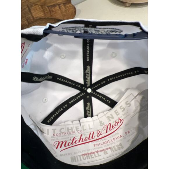 New Mitchell & Ness Hartford Whalers NHL SnapBack hat - Picture 3 of 3